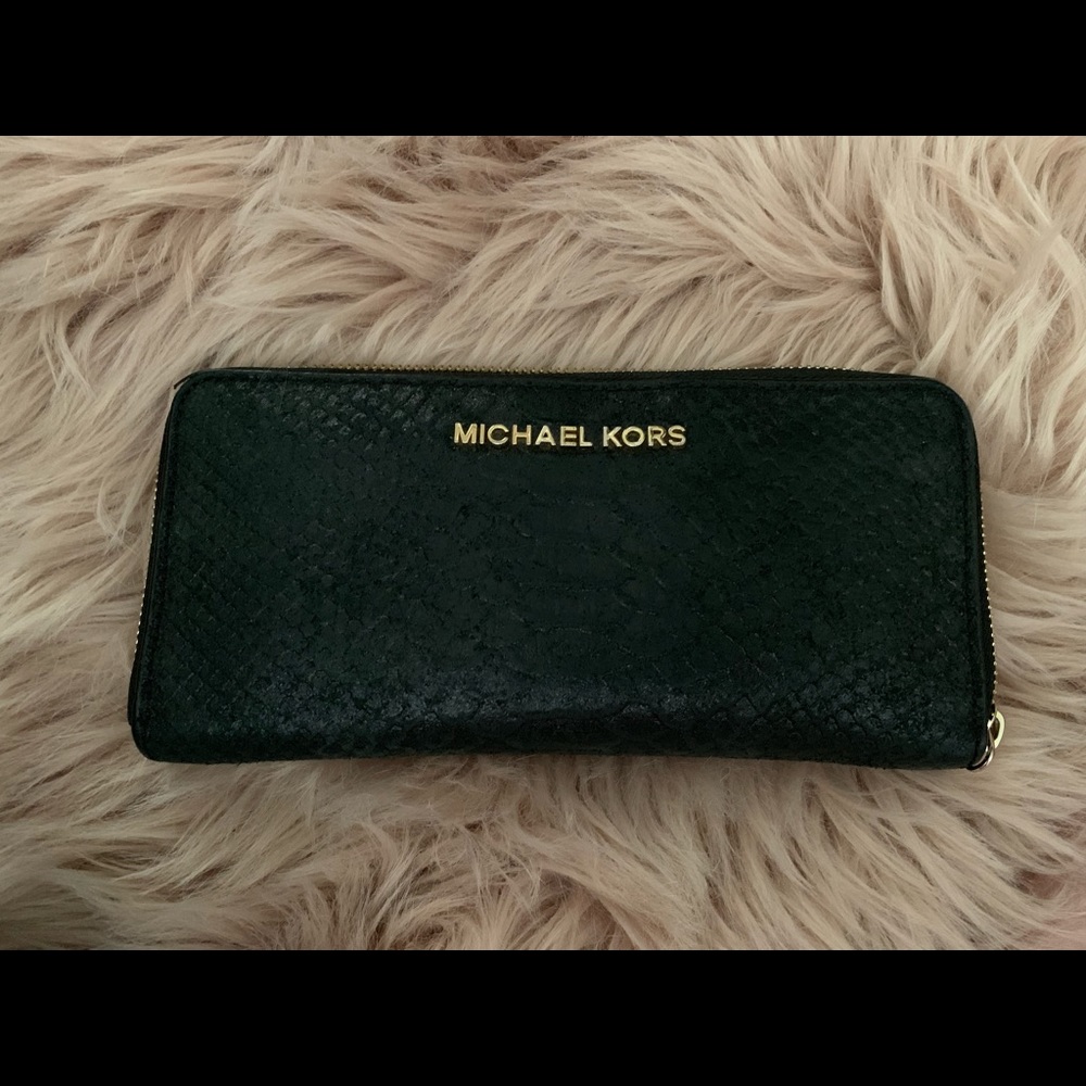 Michael kors wallet used